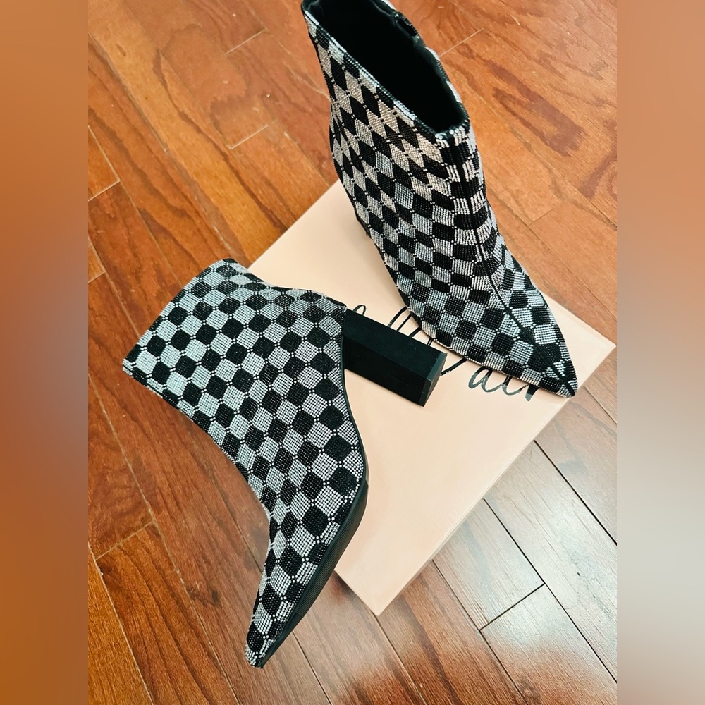 Size 10 botties checker board crystals